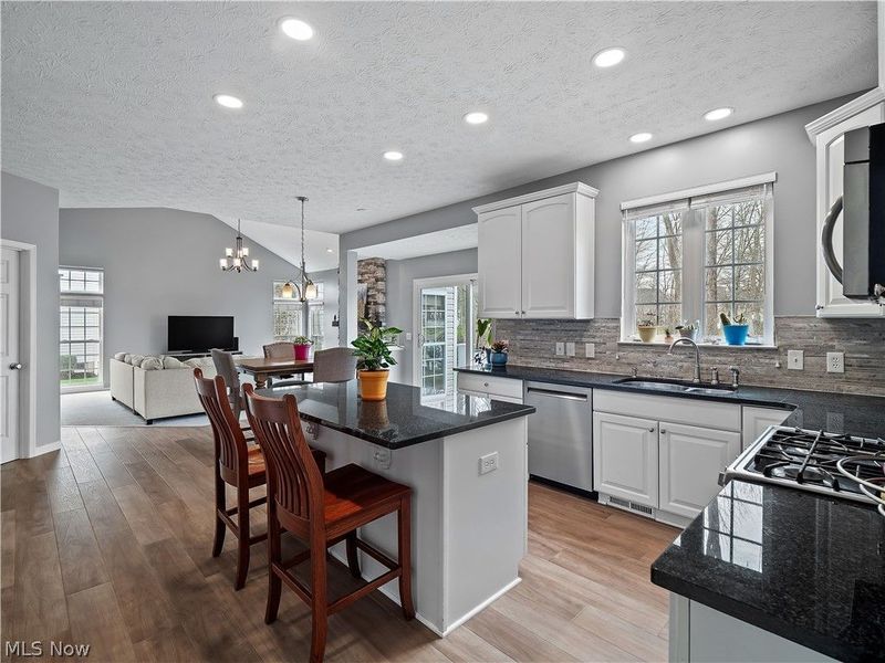 9202 Lake View Drive, Olmsted Falls, OH 44138 Photo 10