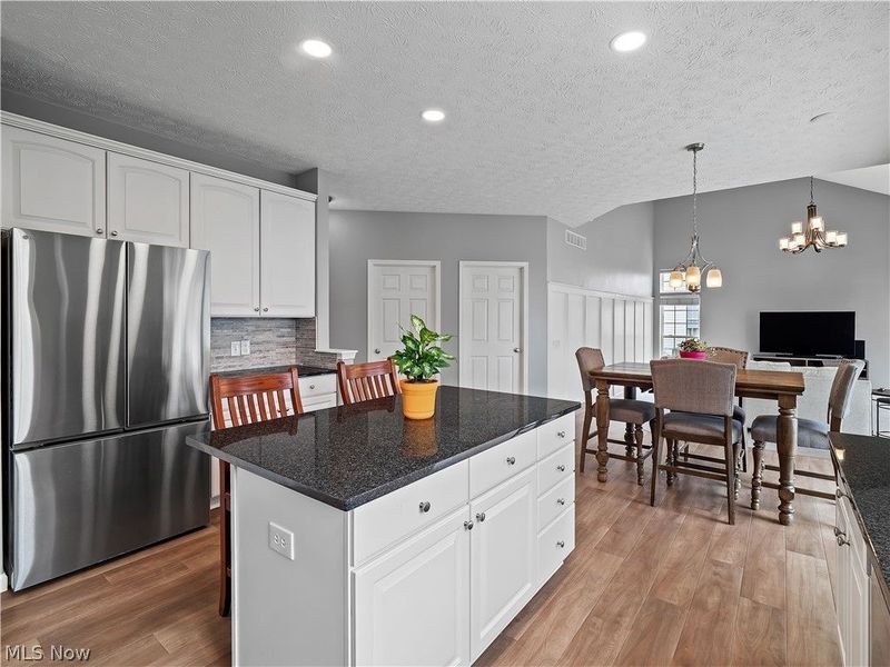 9202 Lake View Drive, Olmsted Falls, OH 44138 Photo 11