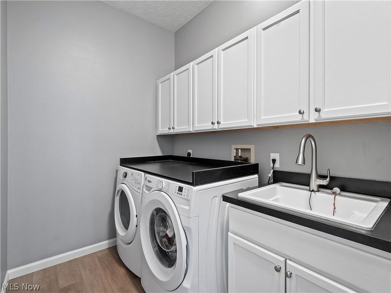 9202 Lake View Drive, Olmsted Falls, OH 44138 Photo 18