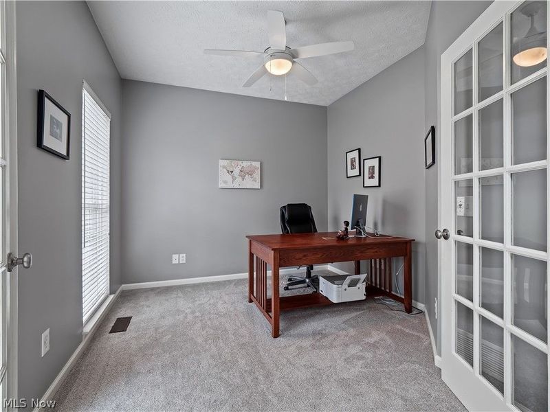 9202 Lake View Drive, Olmsted Falls, OH 44138 Photo 3