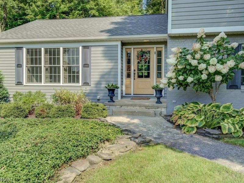 107 Anglers Drive, Chagrin Falls, OH 44022 Photo 3