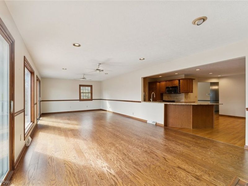 5643 Park Ridge Drive, North Olmsted, OH 44070 Photo 16