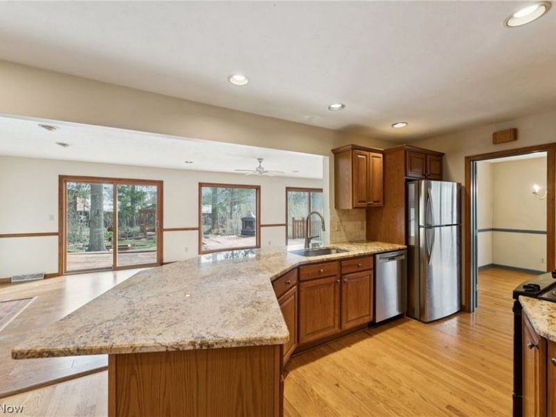 5643 Park Ridge Drive, North Olmsted, OH 44070 Photo 7