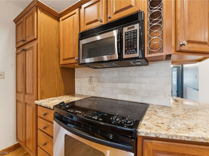 5643 Park Ridge Drive, North Olmsted, OH 44070 Photo 9