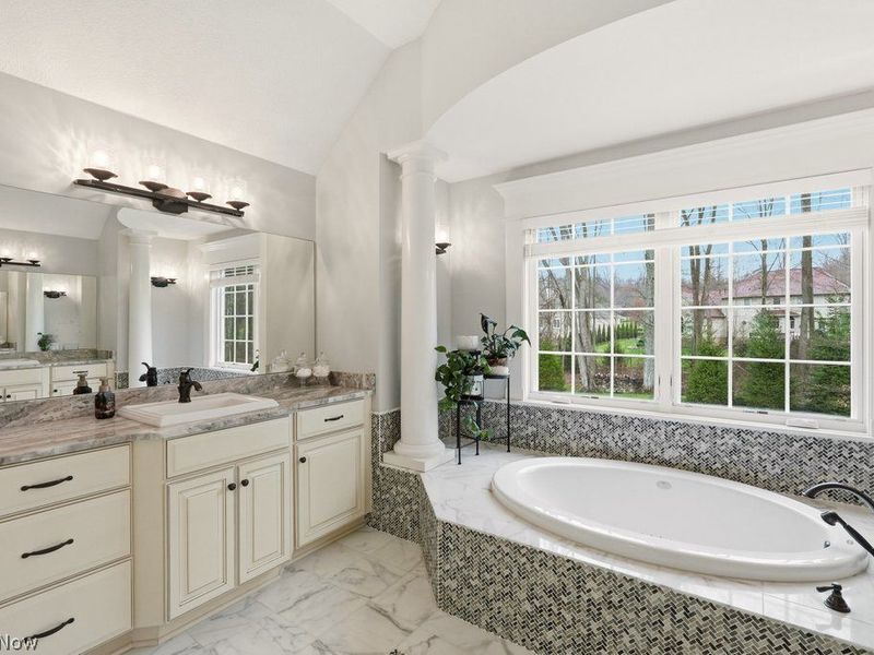 7480 Faraway Trail, Chagrin Falls, OH 44023 Photo 22