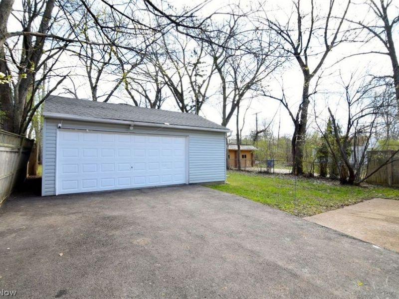 2339 Canterbury Road, University Heights, OH 44118 Photo 29