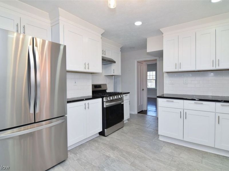 2339 Canterbury Road, University Heights, OH 44118 Photo 4