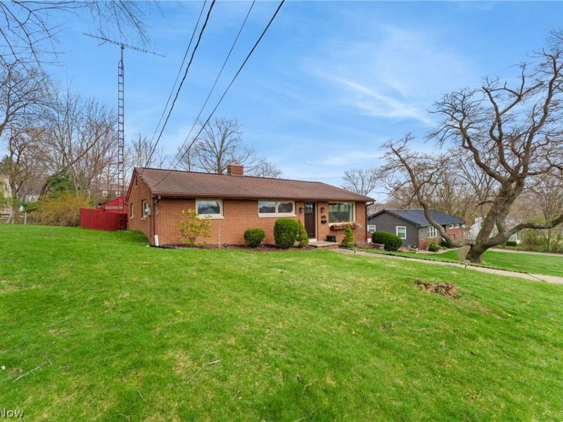 311 Rose Lane Street SE, North Canton, OH 44720 Photo 2