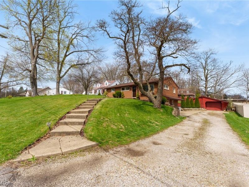 311 Rose Lane Street SE, North Canton, OH 44720 Photo 3