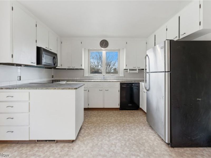 311 Rose Lane Street SE, North Canton, OH 44720 Photo 6