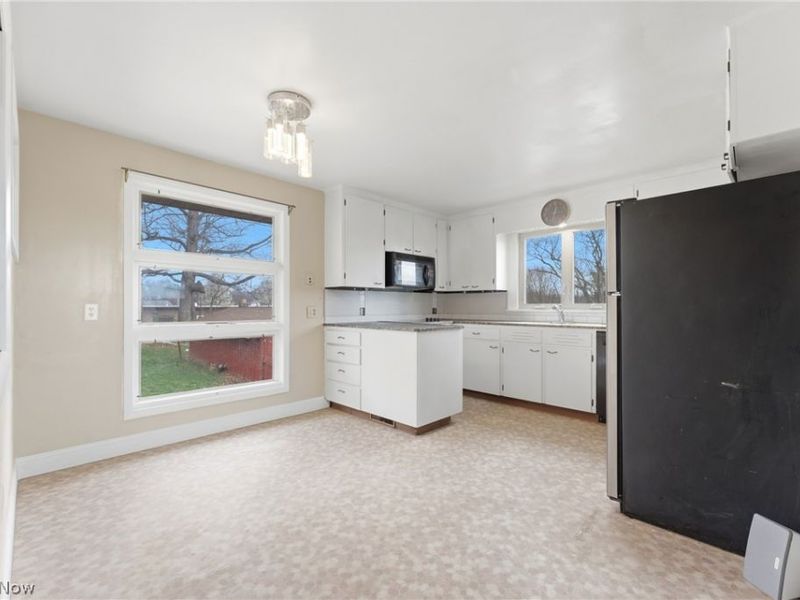 311 Rose Lane Street SE, North Canton, OH 44720 Photo 9