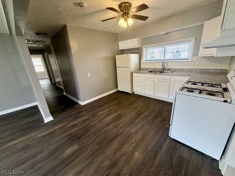 442 Frank Avenue, Barberton, OH 44203 Photo 5