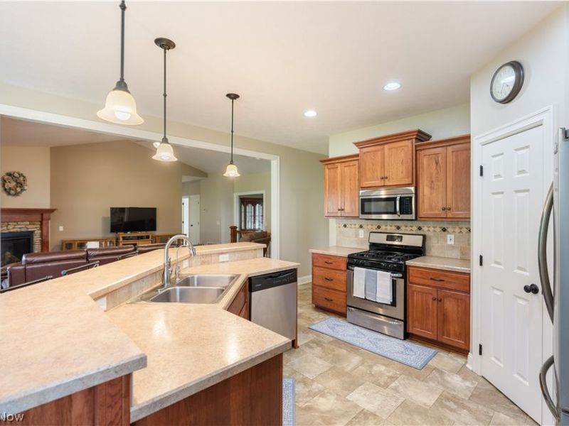 7788 Sandpiper Avenue NW, North Canton, OH 44720 Photo 12