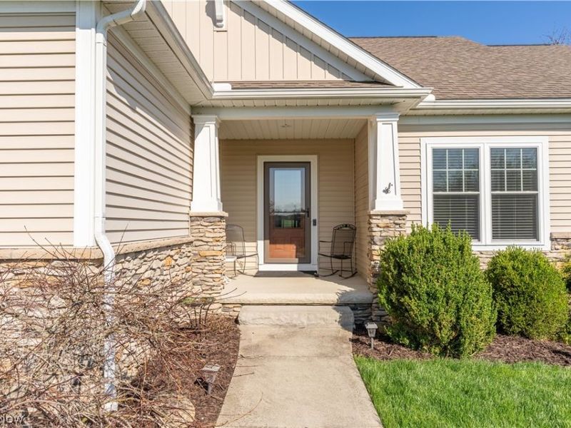 7788 Sandpiper Avenue NW, North Canton, OH 44720 Photo 2