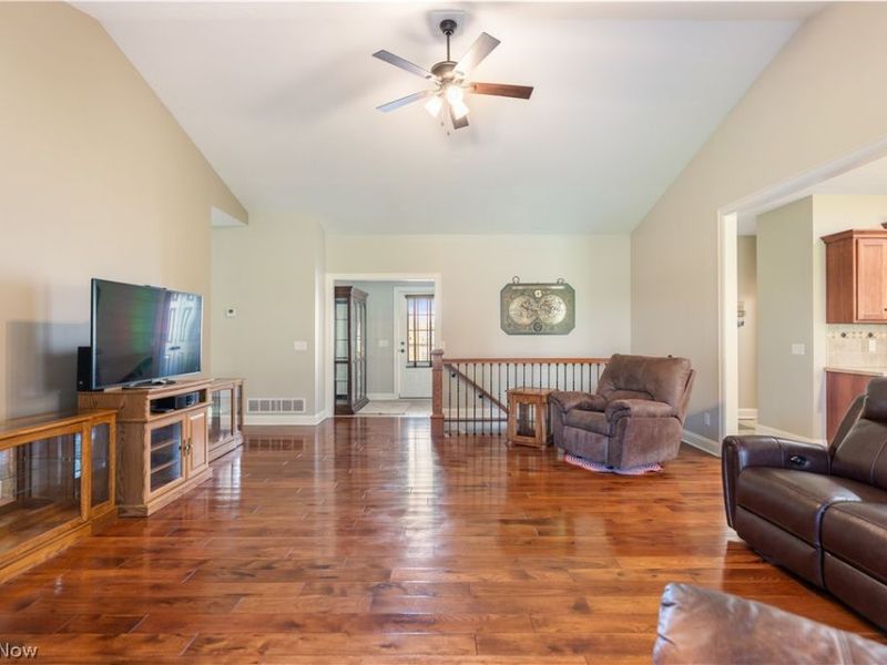 7788 Sandpiper Avenue NW, North Canton, OH 44720 Photo 4