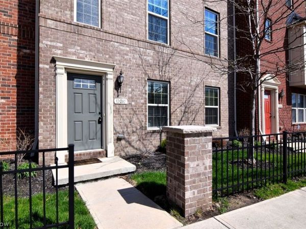 12010 Detroit Avenue, Lakewood, OH 44107