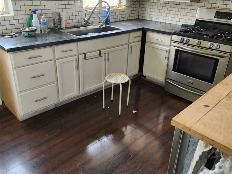 31376 Lorain Road, North Olmsted, OH 44070 Photo 2