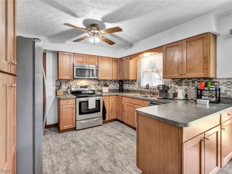 2805 Shelburn Avenue, Akron, OH 44312 Photo 7