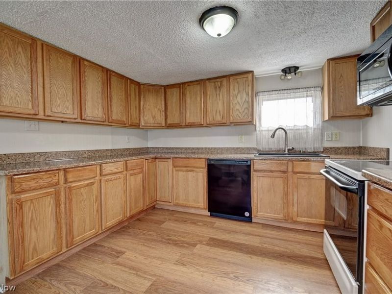 4747 Indian Hill Road SE, Uhrichsville, OH 44683 Photo 17