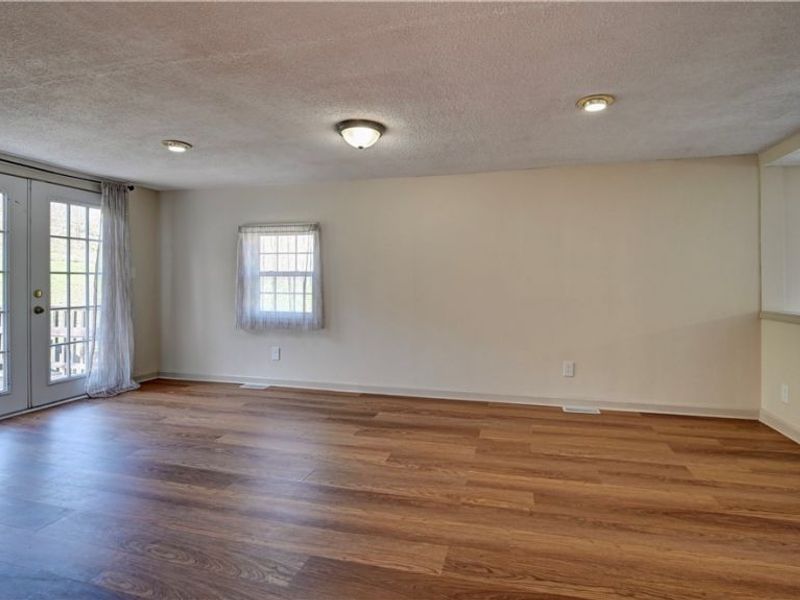 4747 Indian Hill Road SE, Uhrichsville, OH 44683 Photo 19