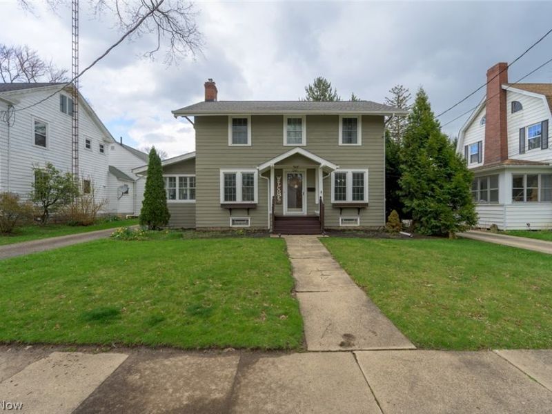 245 S Freedom Street, Ravenna, OH 44266 Photo 1