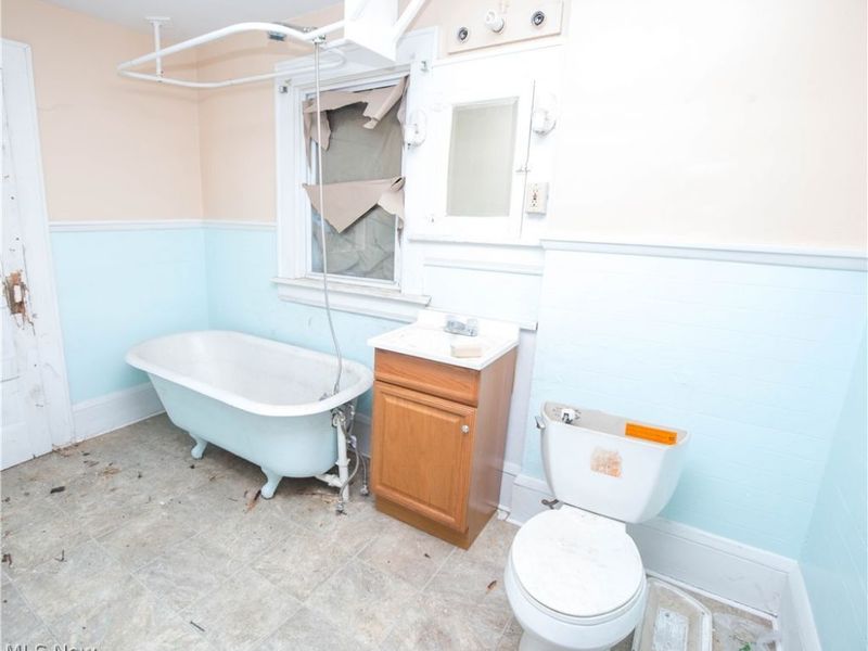 557 Wildwood Avenue, Akron, OH 44320 Photo 5