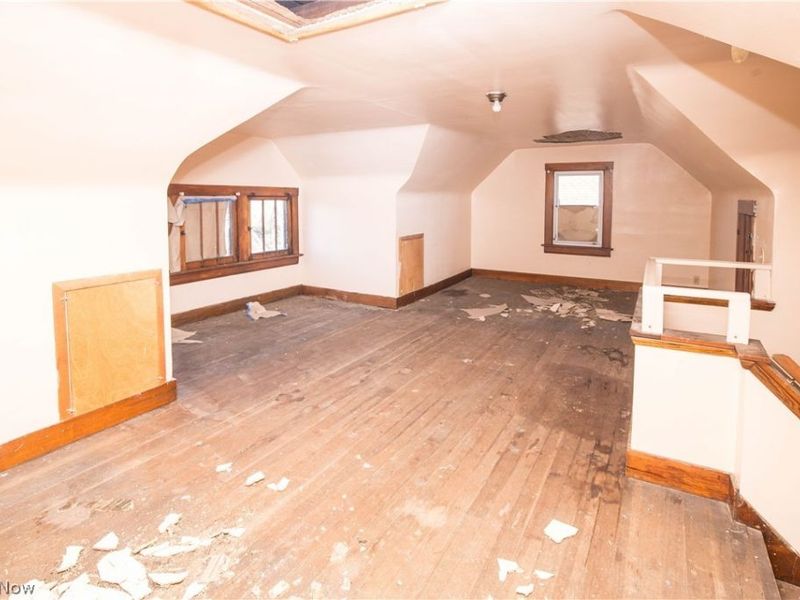 557 Wildwood Avenue, Akron, OH 44320 Photo 8