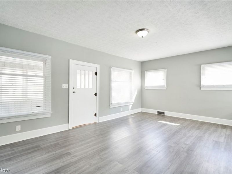 2154 12th Street SW, Akron, OH 44314 Photo 11