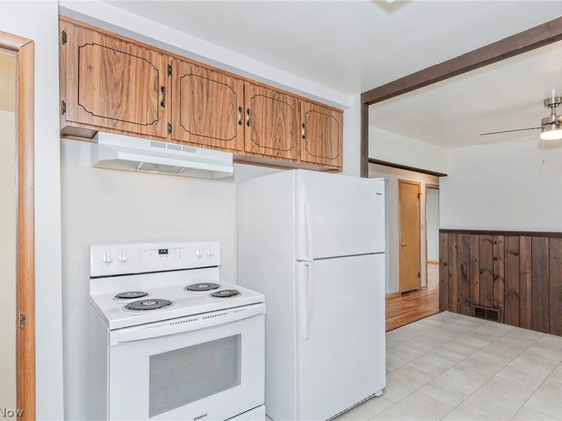 30104 Warren Road, Wickliffe, OH 44092 Photo 11