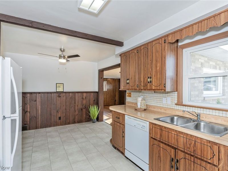 30104 Warren Road, Wickliffe, OH 44092 Photo 12