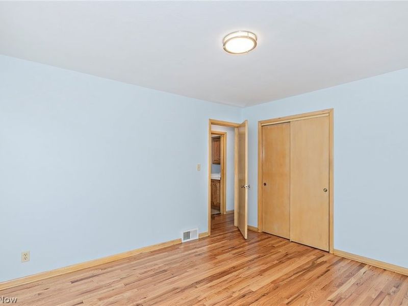 30104 Warren Road, Wickliffe, OH 44092 Photo 18