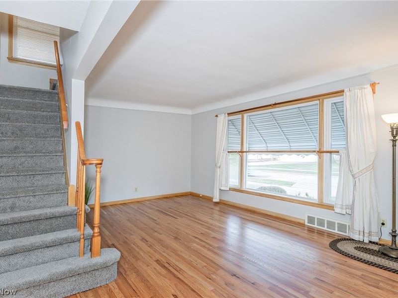 30104 Warren Road, Wickliffe, OH 44092 Photo 5