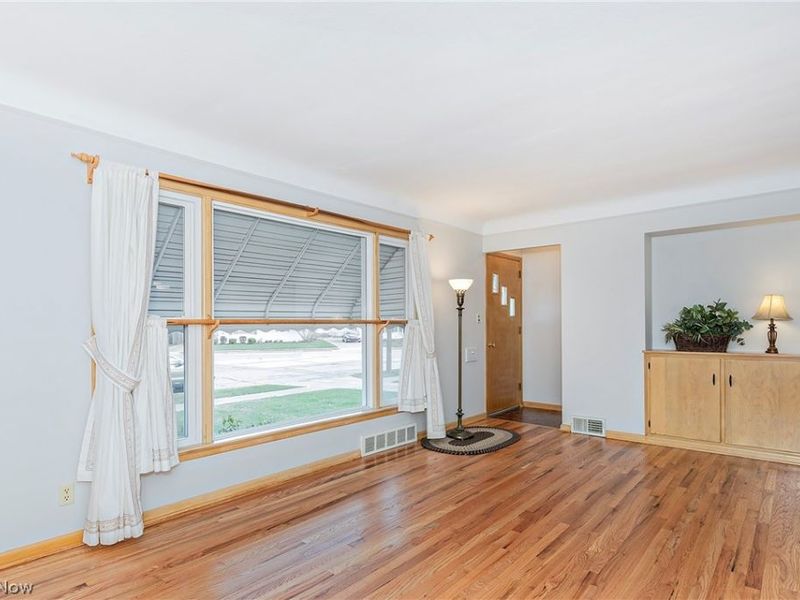 30104 Warren Road, Wickliffe, OH 44092 Photo 6