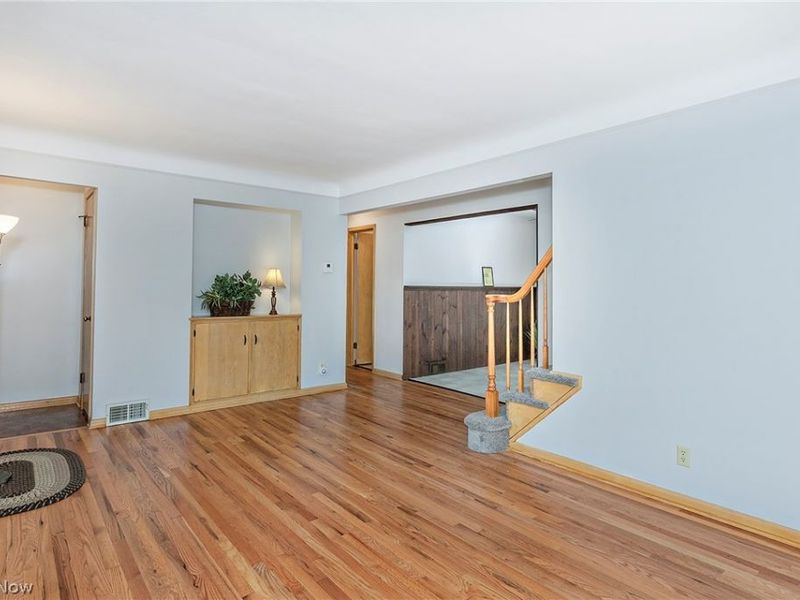 30104 Warren Road, Wickliffe, OH 44092 Photo 7