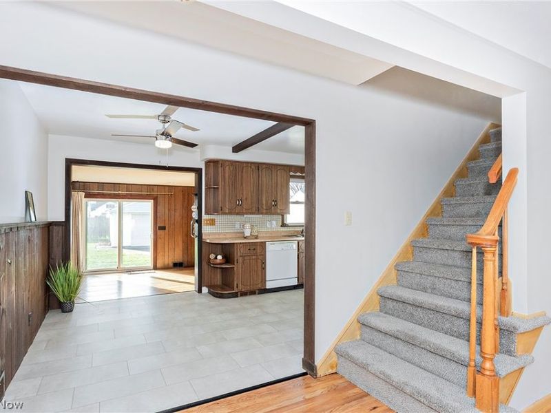 30104 Warren Road, Wickliffe, OH 44092 Photo 8