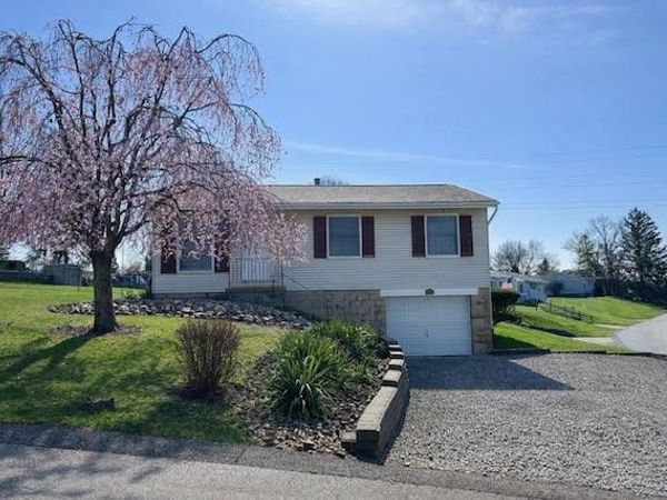 6301 Broad St , South Park, PA 15129