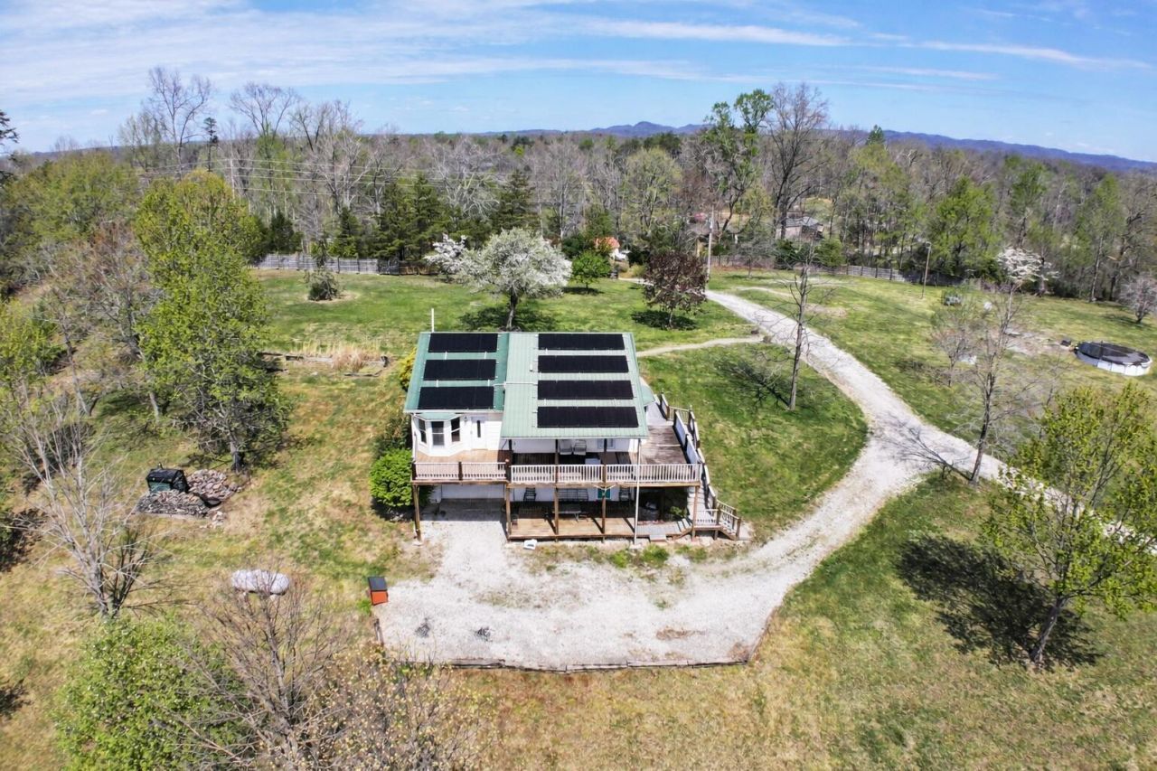 1440 Spout Springs Road, Clay City, KY 40312