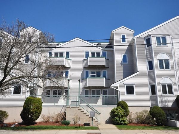 618 Boston Ave, Unit 4A, Medford, MA 02155