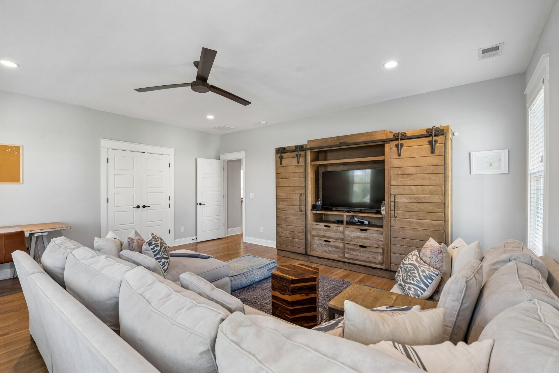 3735 Goodwater Street Photo 76