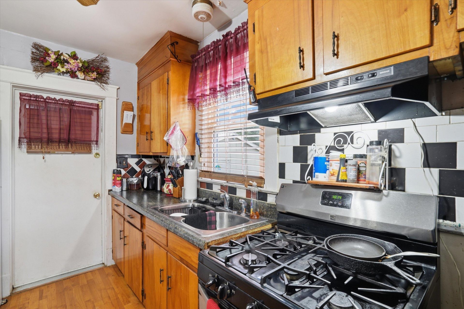 51 Piedmont Avenue Photo 18