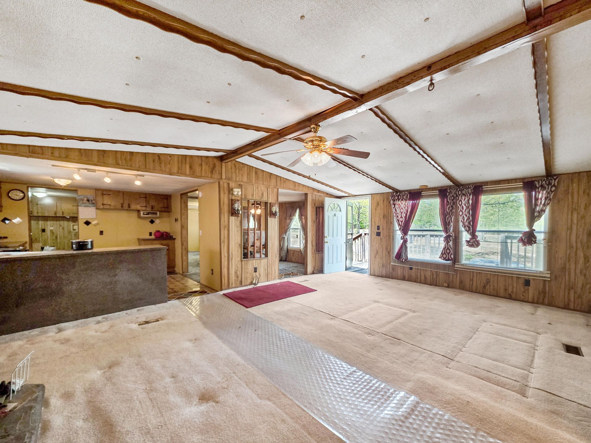 1115 S Highway 6 Photo 21