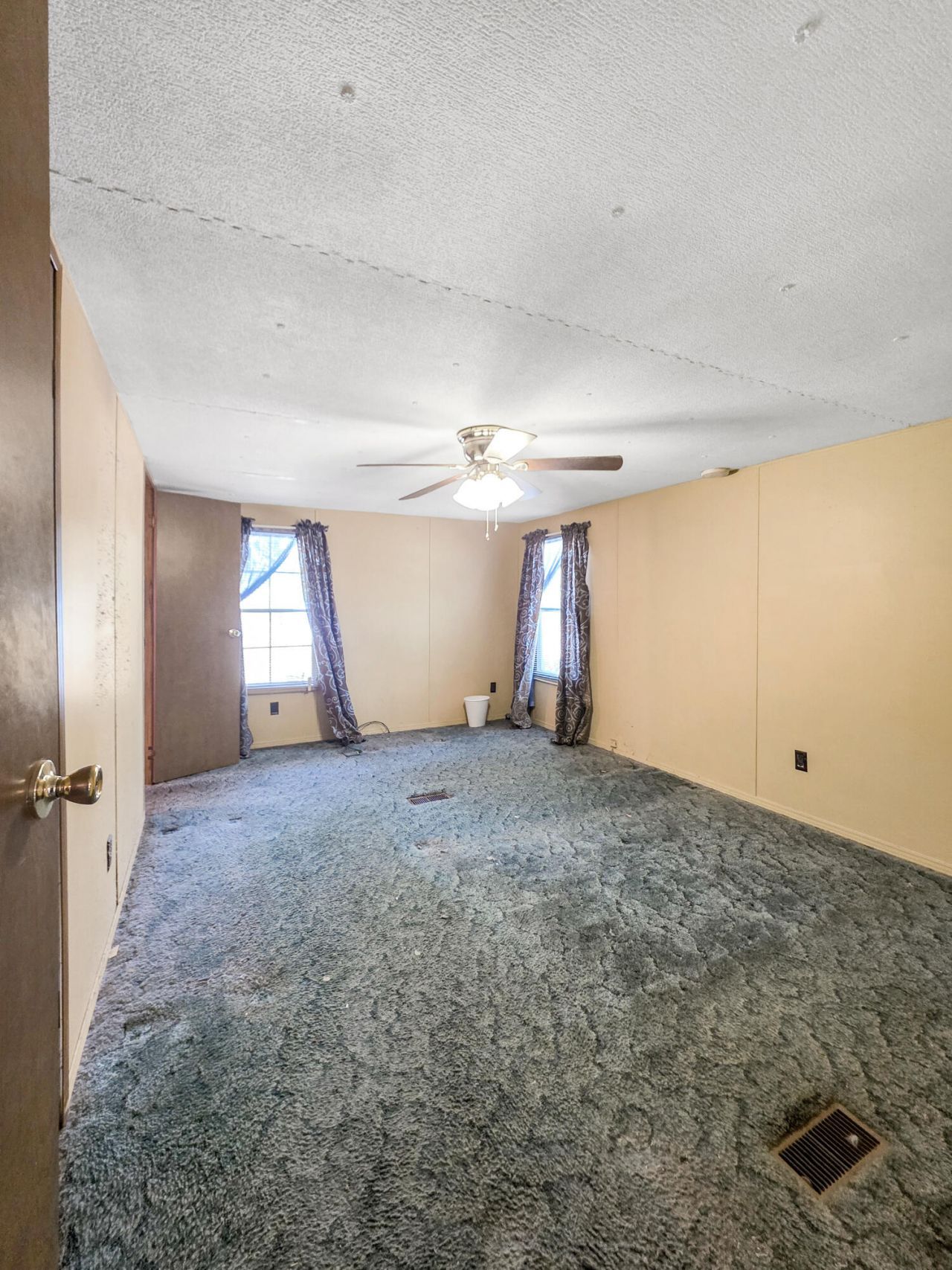 1115 S Highway 6 Photo 29