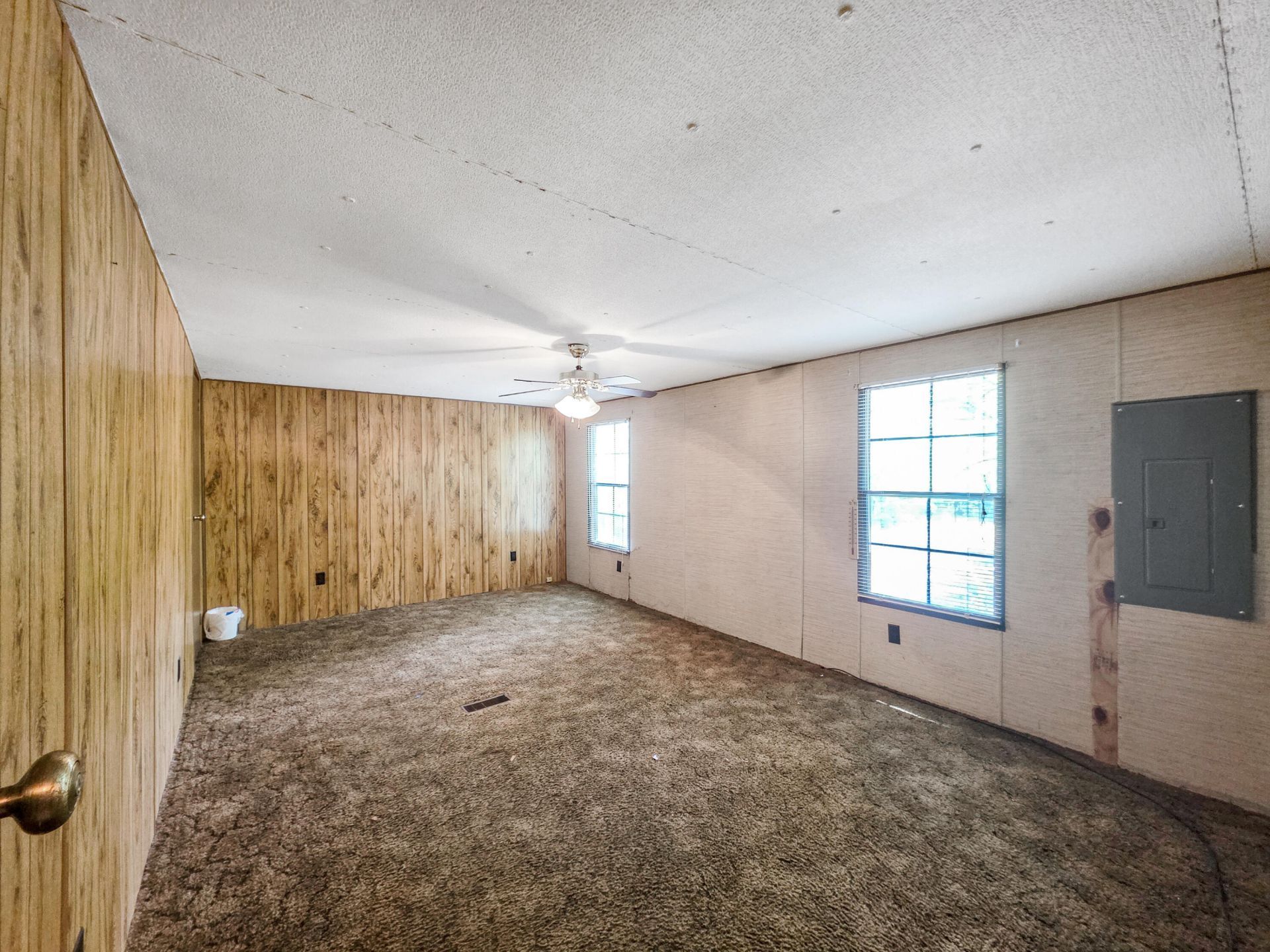 1115 S Highway 6 Photo 34