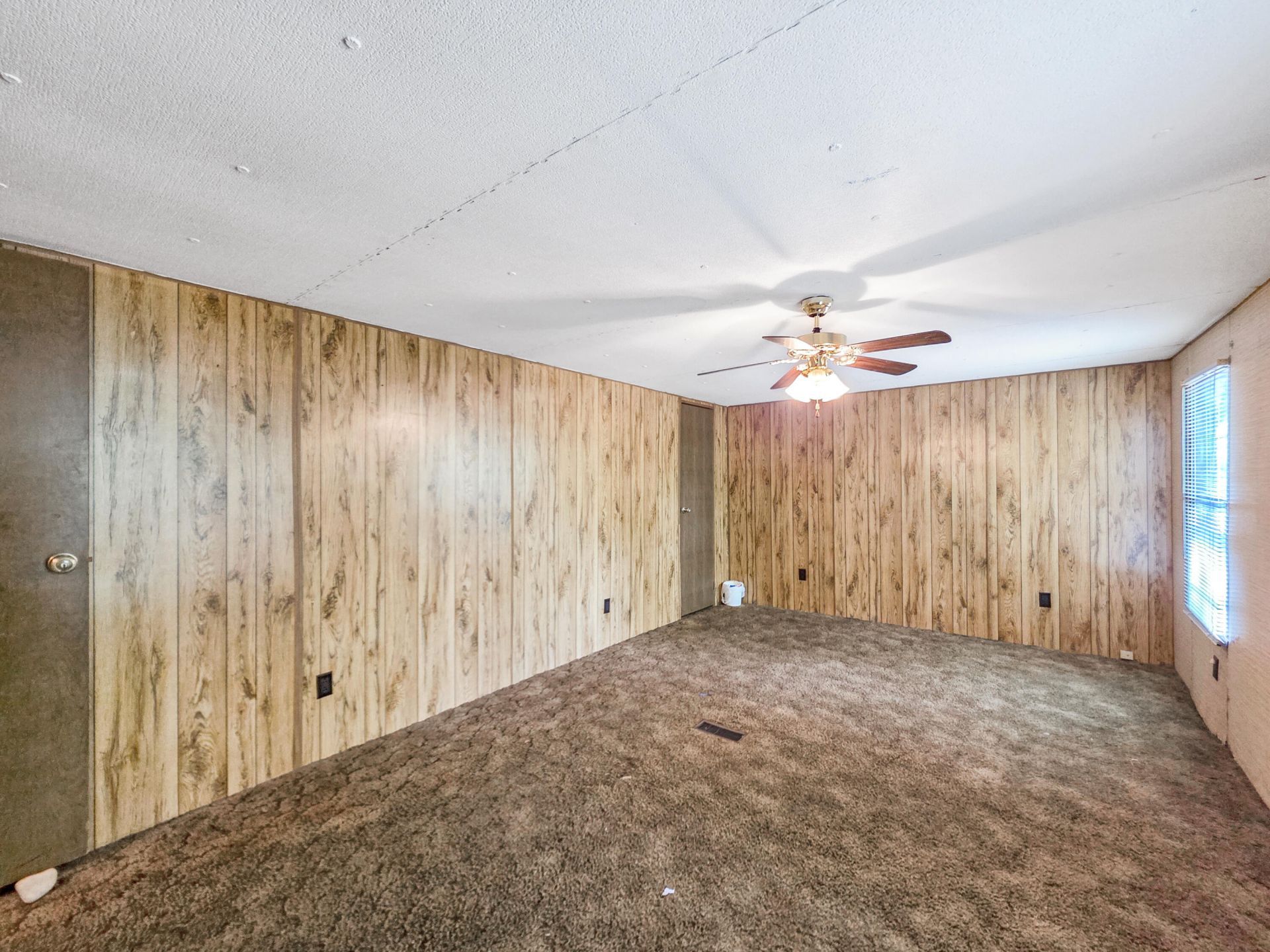 1115 S Highway 6 Photo 37