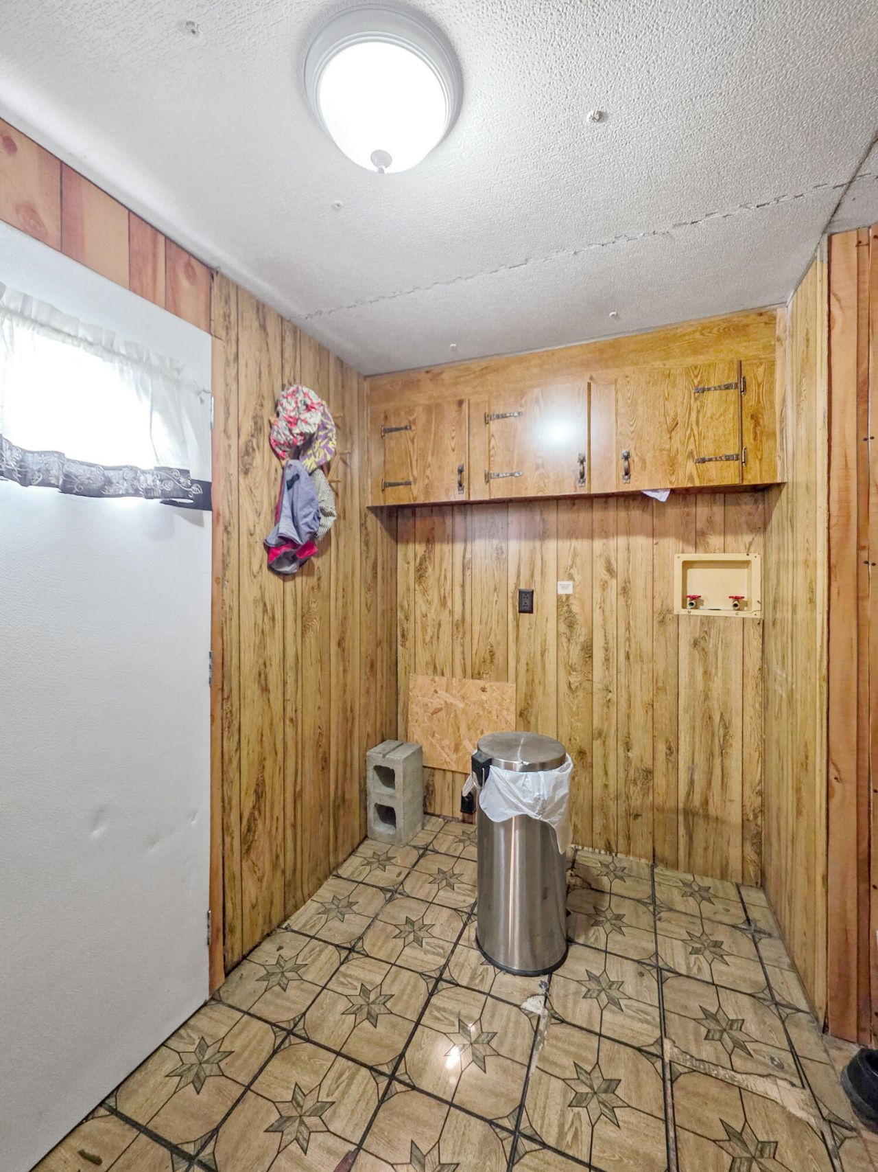 1115 S Highway 6 Photo 39