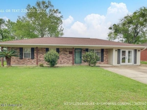 7201 Bienville Drive, Biloxi, MS 39532