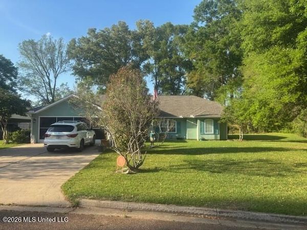 105 Thistledown Drive, Natchez, MS 39120