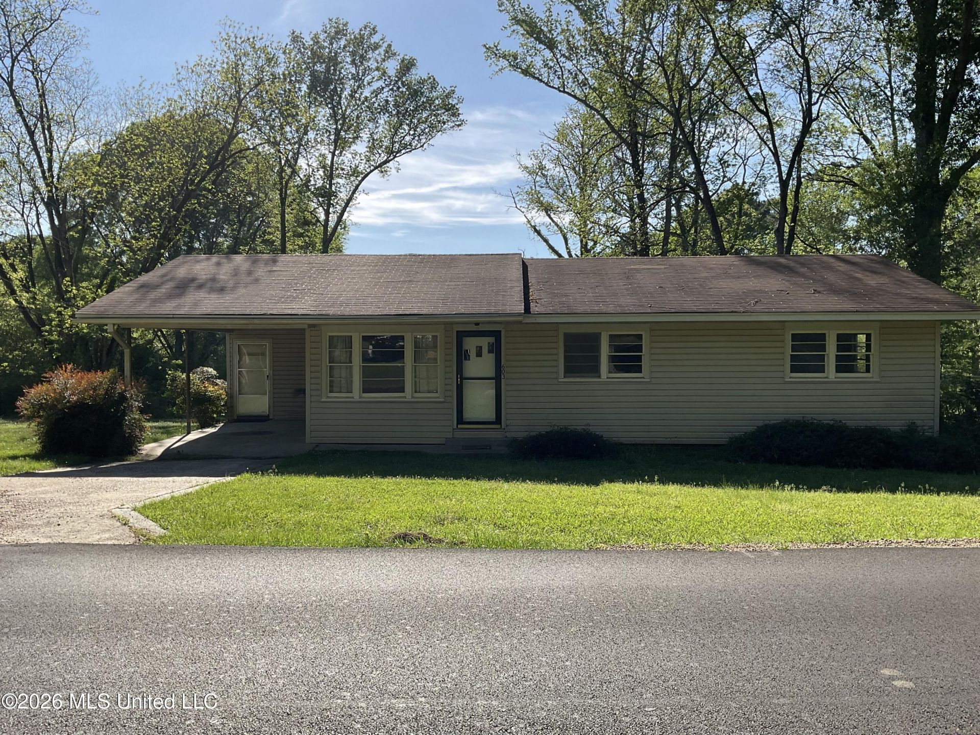 603 N Oak Avenue, Braxton, MS 39044 Main Photo