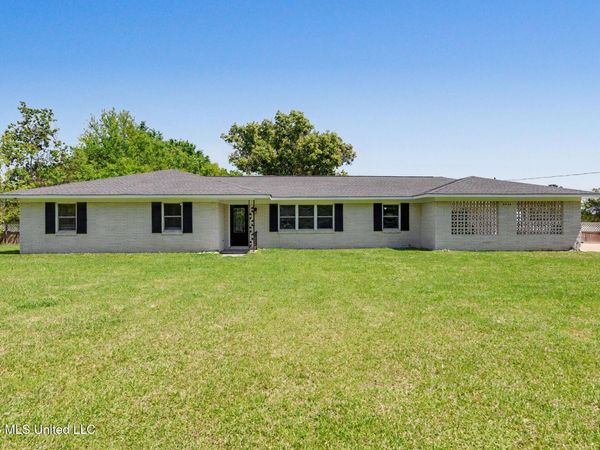 6224 Ehelers Street, Moss Point, MS 39563