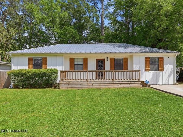 116 Oak Park Drive, Pearl, MS 39208